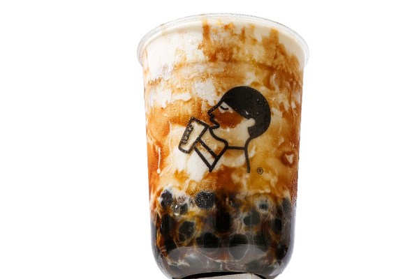 喜茶首款牛奶黑科技饮品“超厚牛乳波波”登陆上海，上市当天热销近50000杯